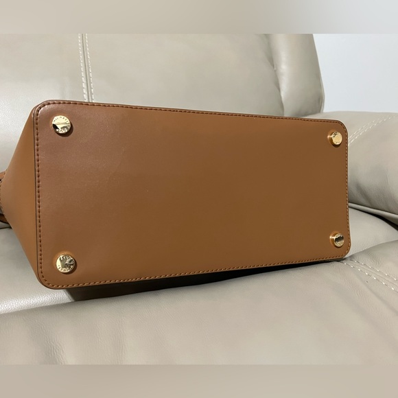 Michael Kors Aria Large Brown Acorn Signature Tote Shoulder Handbag  NWT - Picture 5 of 14